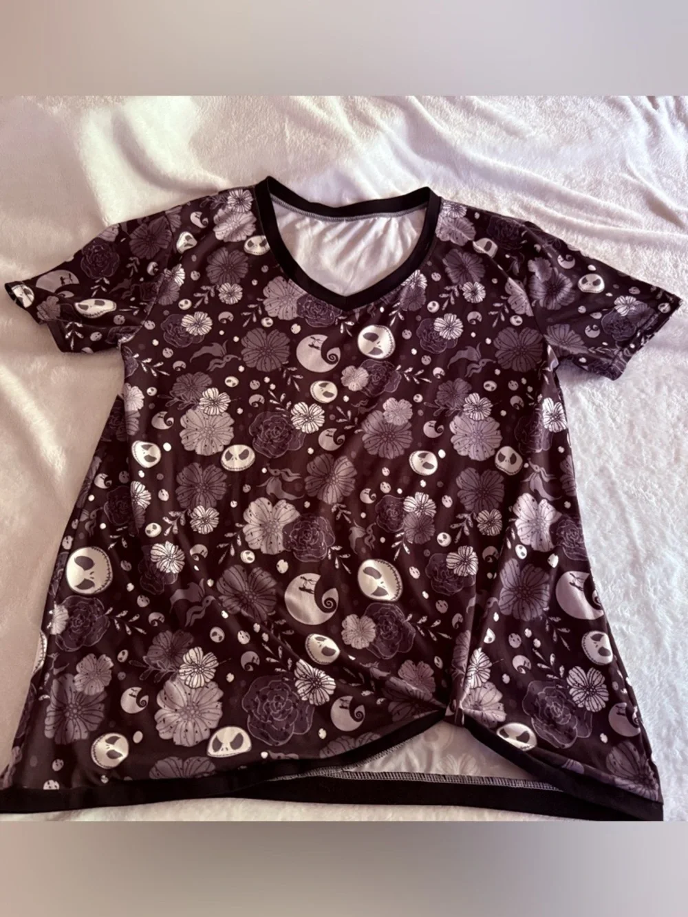 Nightmare Before Christmas Boutique Jack NBC V-neck XL runs big see measurement - Picture 1 of 5